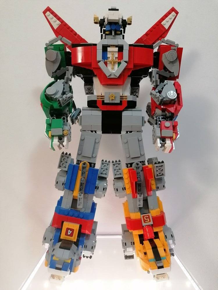 Modellino robot Voltron LEGO trasformabile, fronte