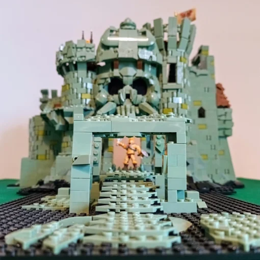 Castello Grayskull Masters of the Universe lego custom - Mega Construx, il terzo lato invisibile del castello